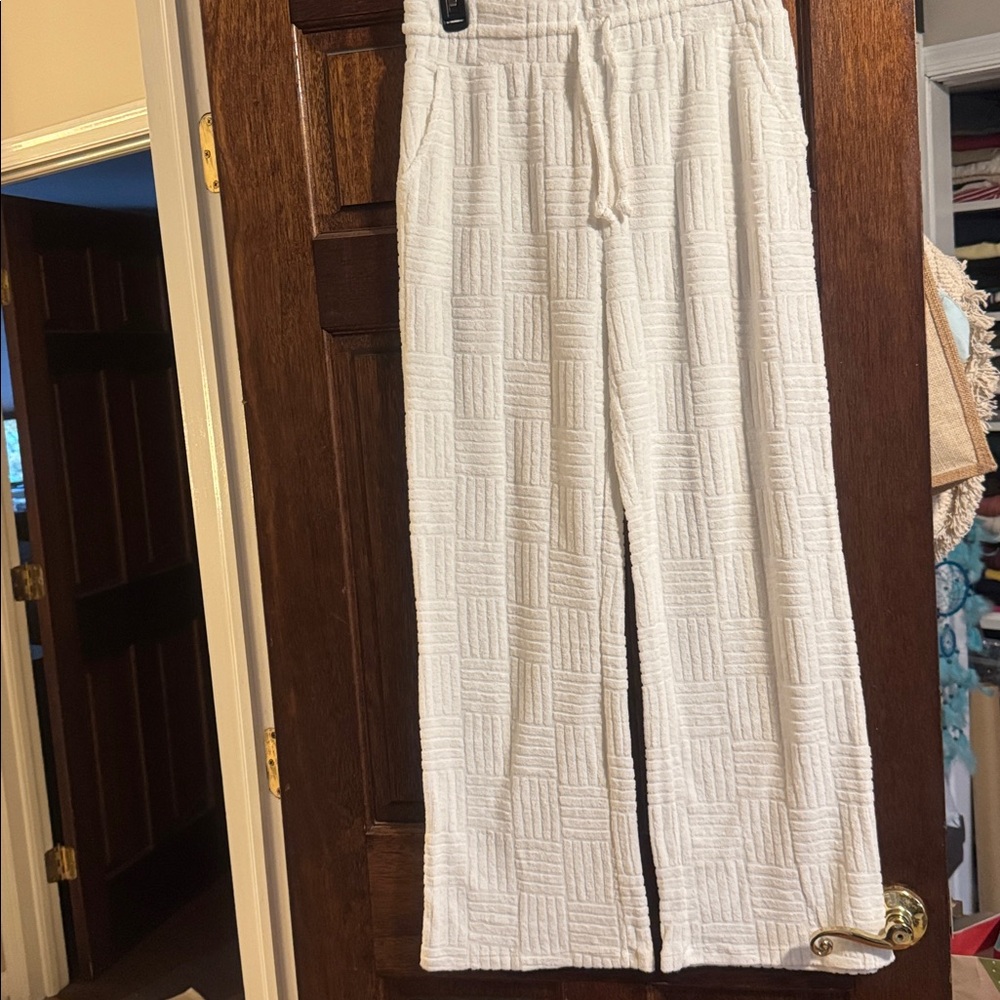 Vintage Havana White Textured Pants